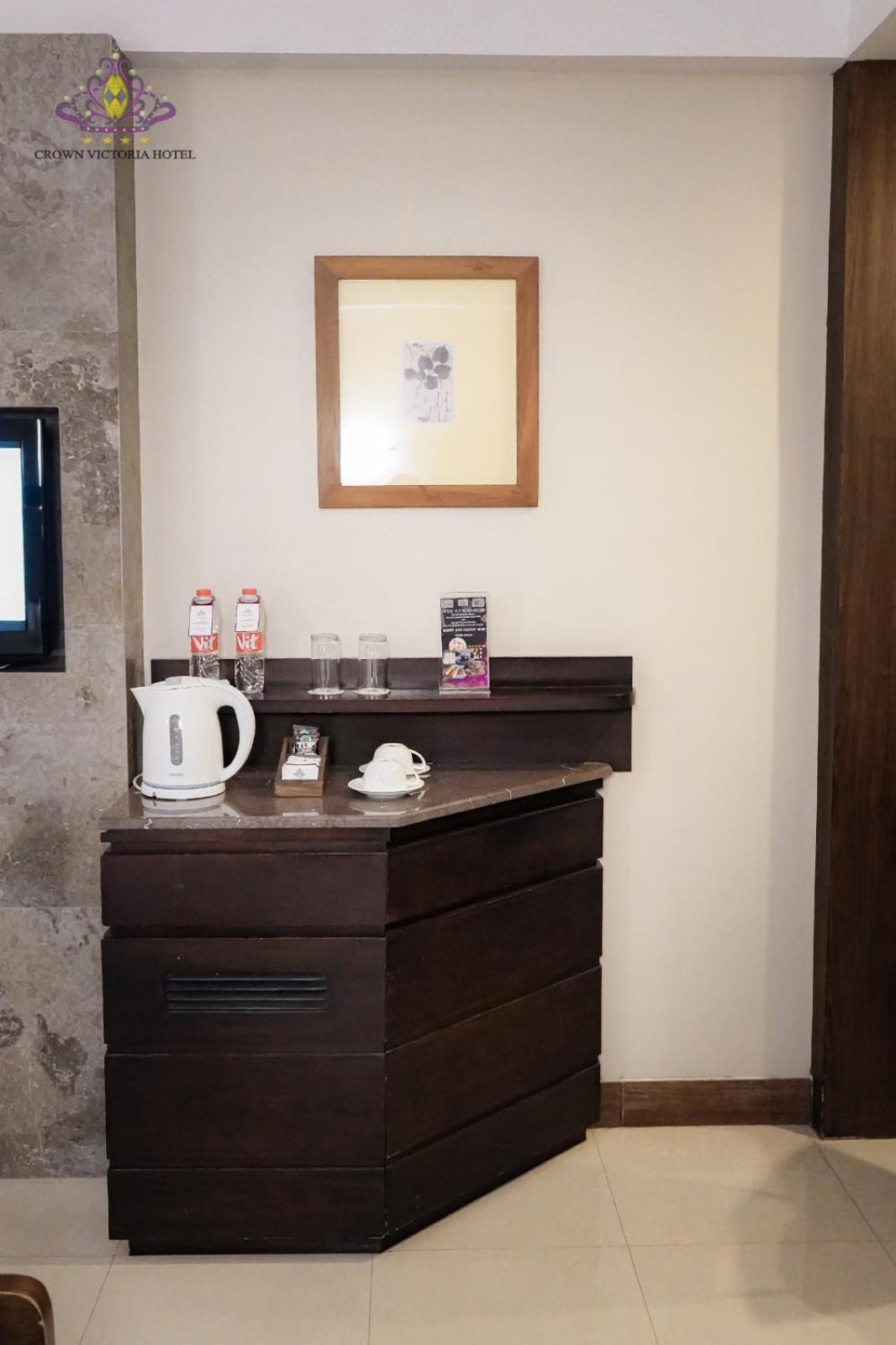 Crown Victoria Hotel Tulungagung Ngoại thất bức ảnh
