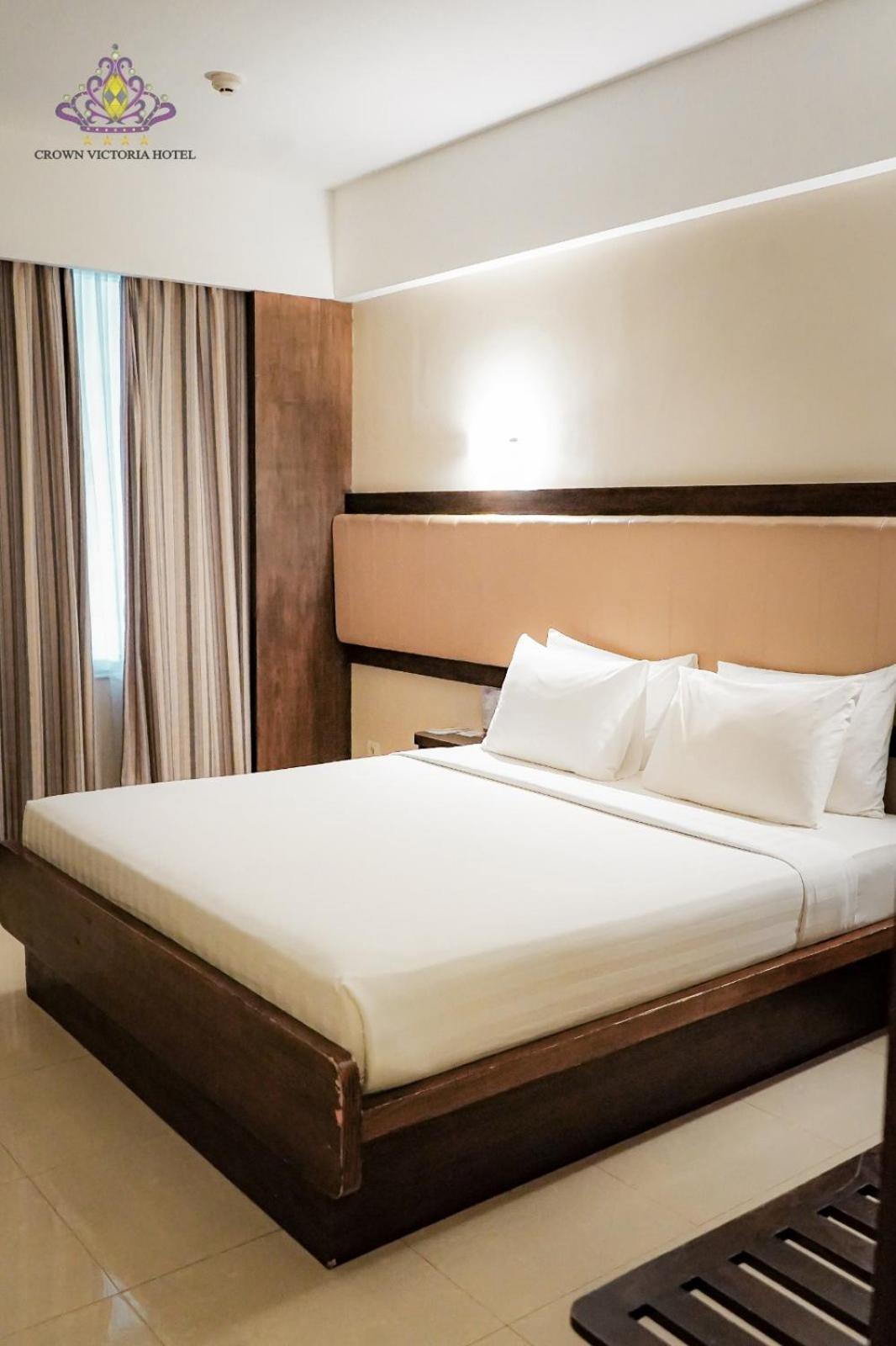 Crown Victoria Hotel Tulungagung Ngoại thất bức ảnh