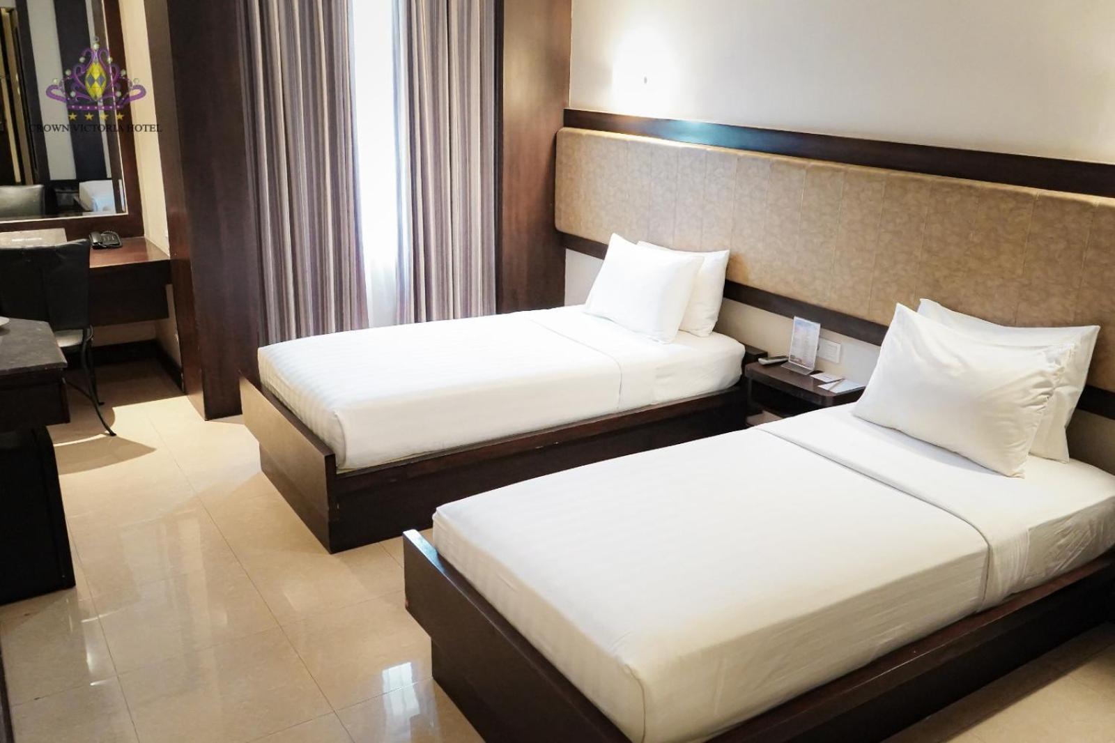 Crown Victoria Hotel Tulungagung Ngoại thất bức ảnh