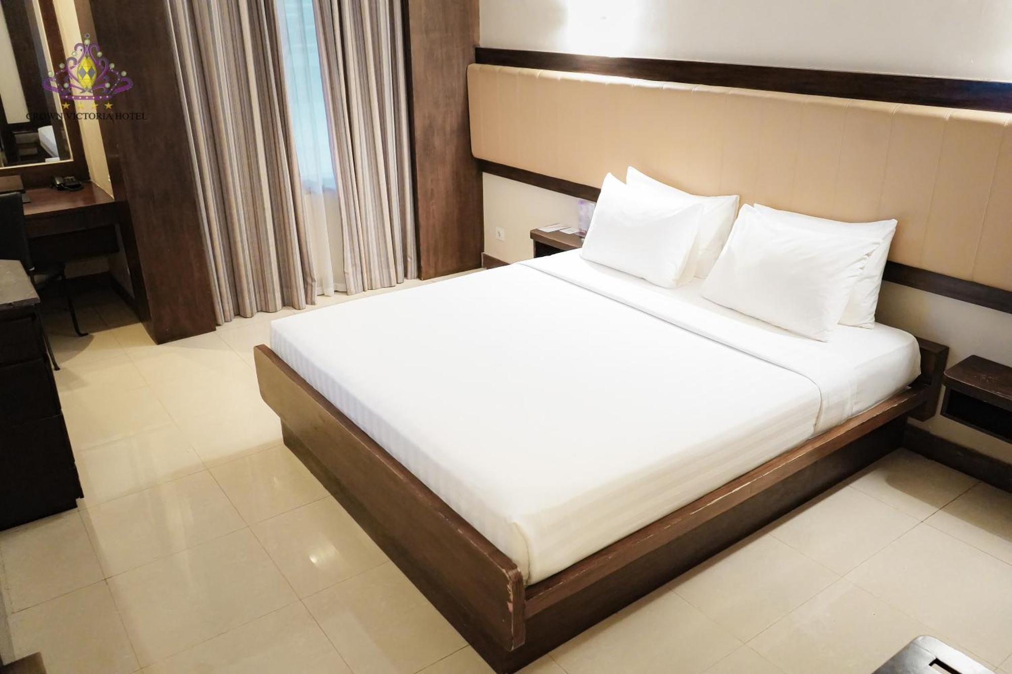 Crown Victoria Hotel Tulungagung Ngoại thất bức ảnh