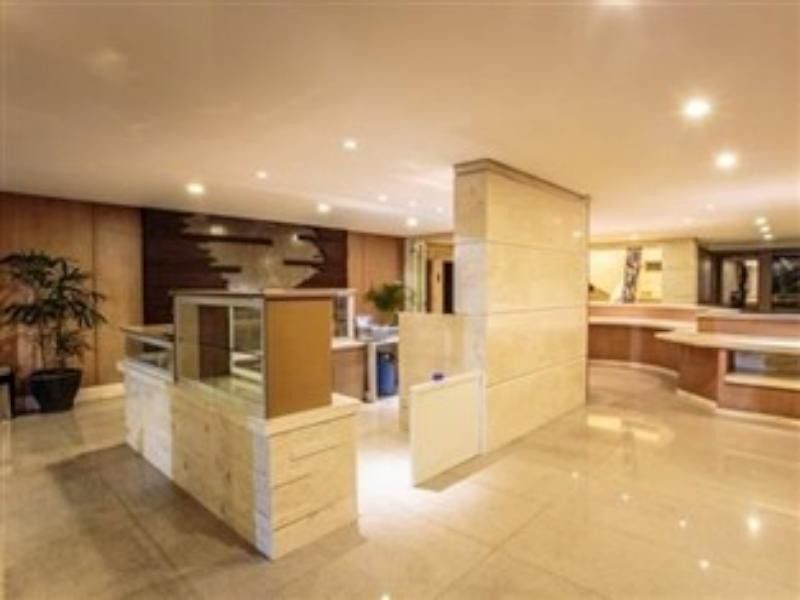 Crown Victoria Hotel Tulungagung Ngoại thất bức ảnh